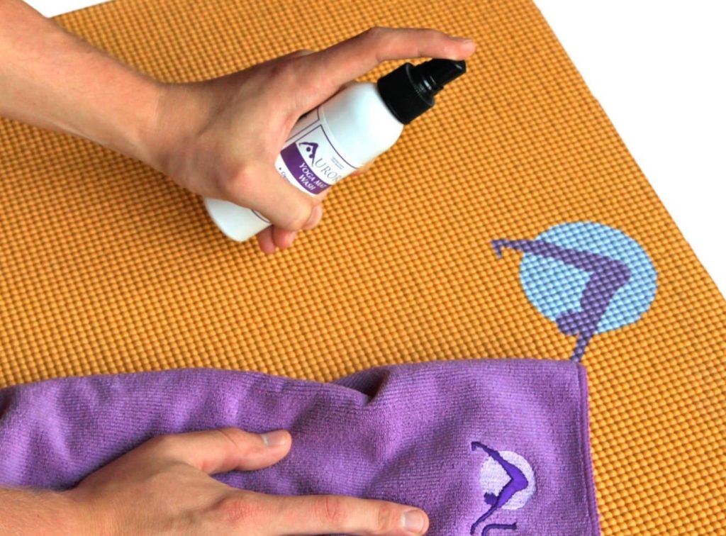 How you can clean your yoga mat with natural ingredients: