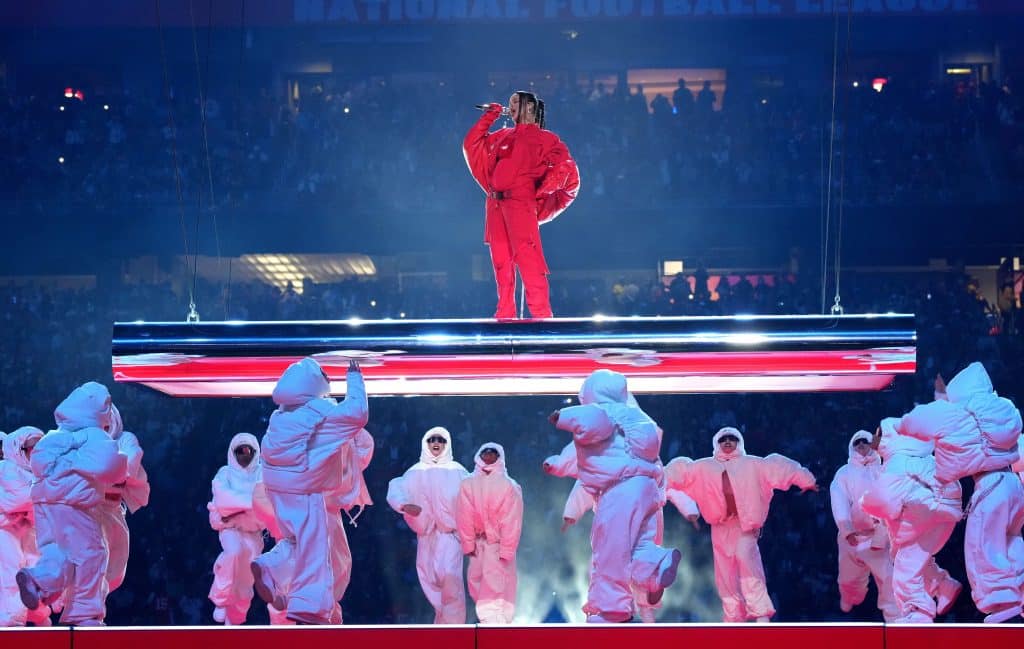 Rihanna Performance in Super Bowl Half-Time Show: