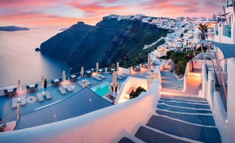 The Ultimate Bucket List: 5 Once-in-a-Lifetime Travel Experiences